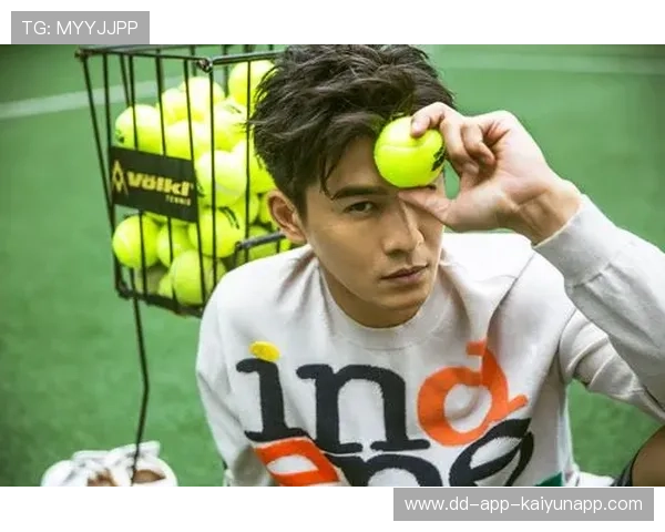 网球男模选手写真曝光，运动与时尚的完美碰撞